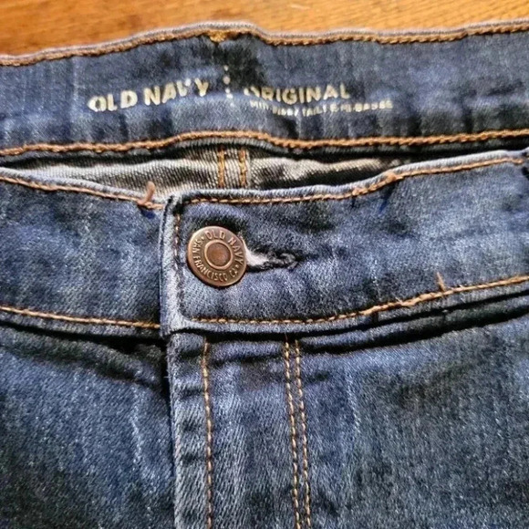 Old Navy Woman's Mid Rise Jeans size 14 long - Picture 7 of 8